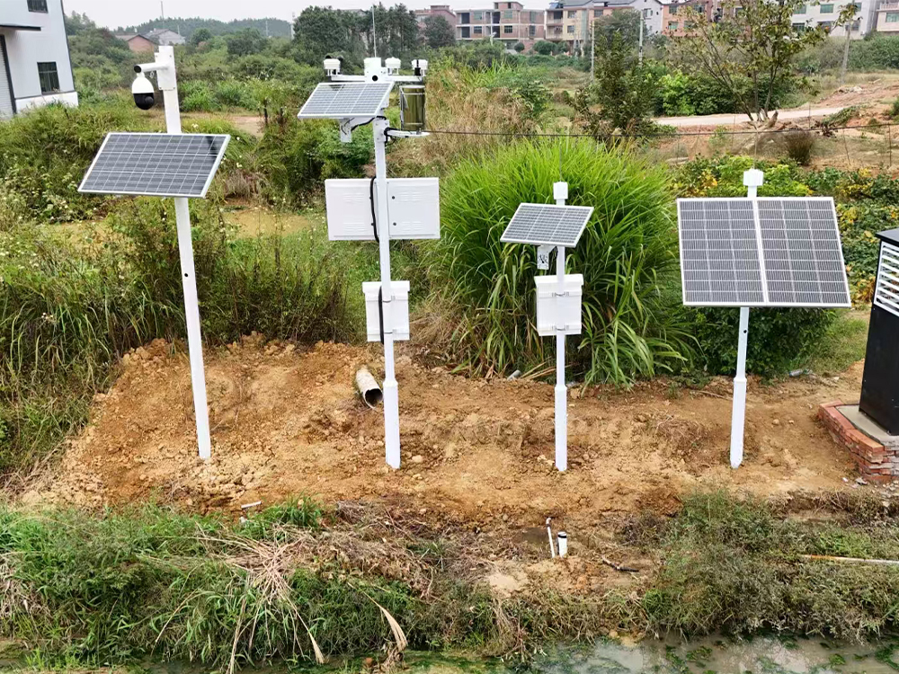 太陽能(néng)供電(diàn)系統：氣象傳感器(qì)的(de)強大(dà)後盾
